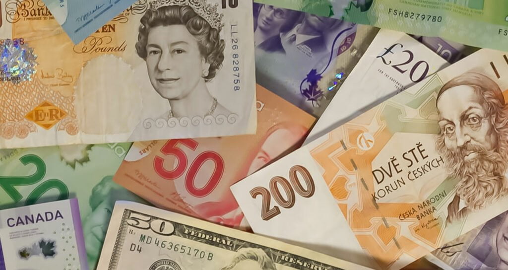 moedas de vários paises libra dolar euro
