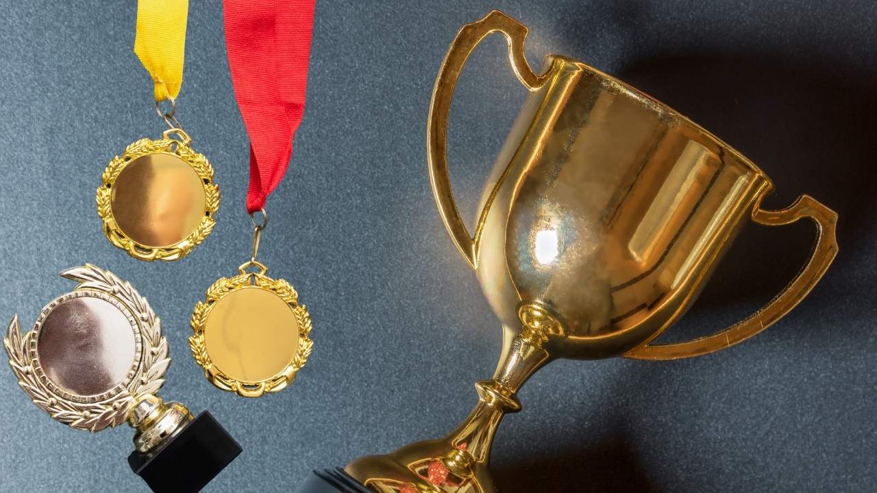 Ilustração de campanhas de premiação.